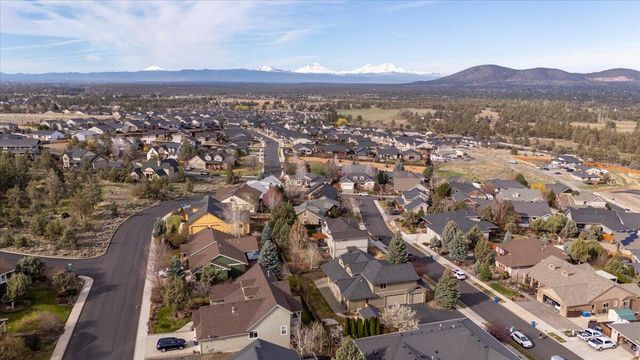 4122 SW Salmon Place, Redmond, OR 97756