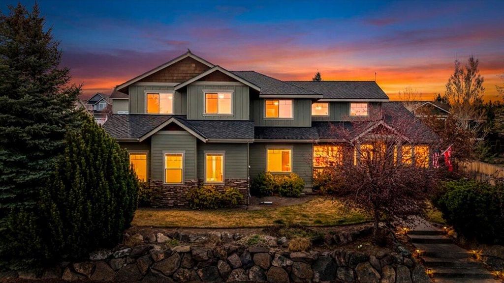 4122 SW Salmon Place, Redmond, OR 97756