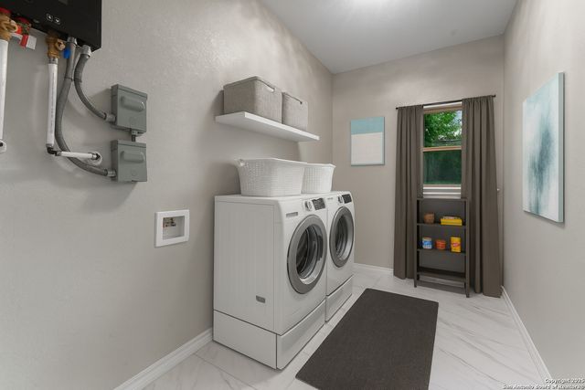 237 AVENUE D, Poteet, TX 78065