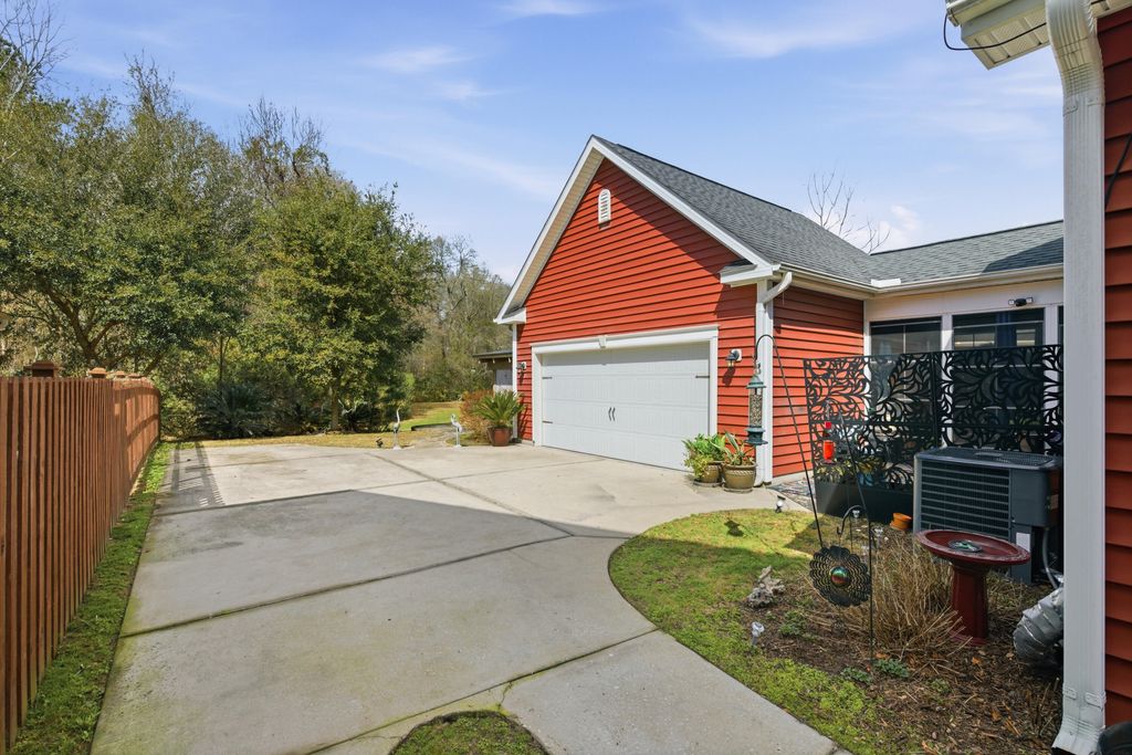 Image 35 of property listing at 3216 Moonlight Drive, Charleston, SC 29414