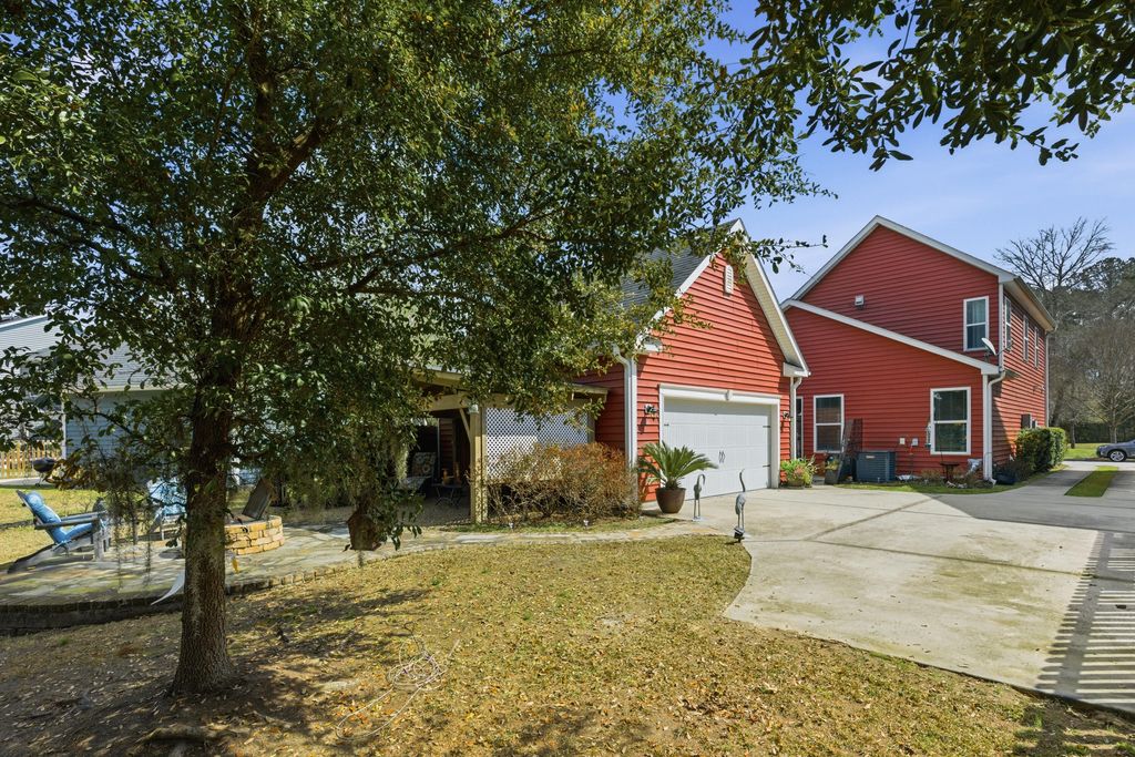 Image 40 of property listing at 3216 Moonlight Drive, Charleston, SC 29414