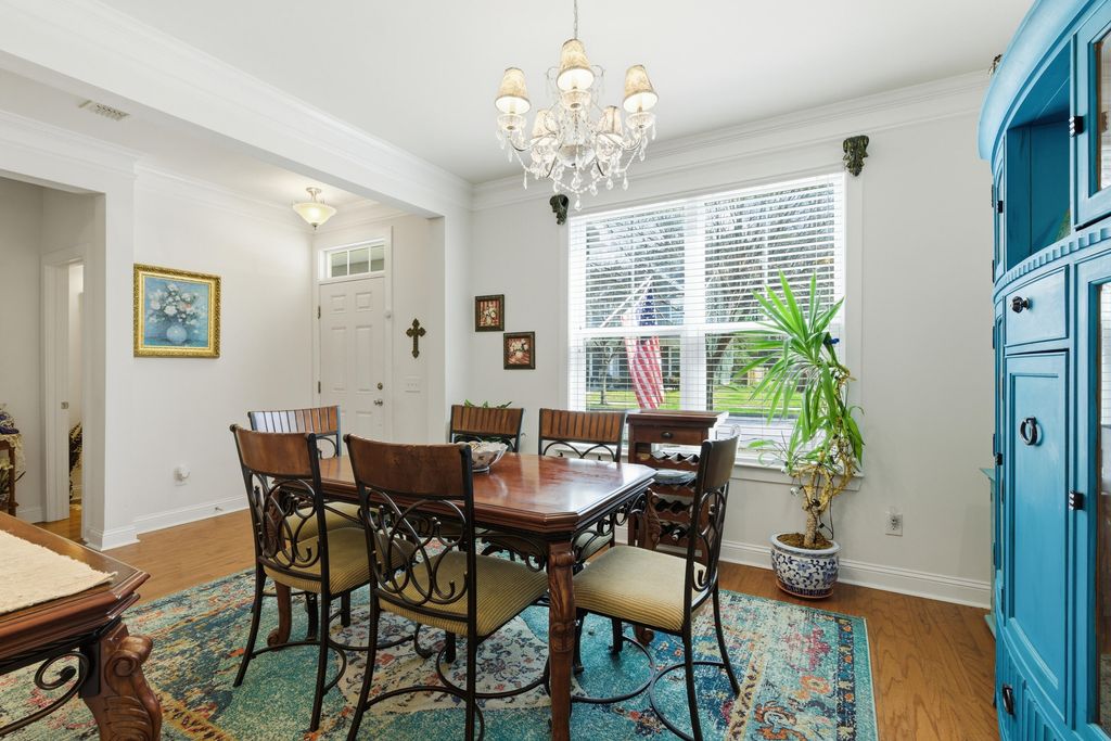 Image 9 of property listing at 3216 Moonlight Drive, Charleston, SC 29414
