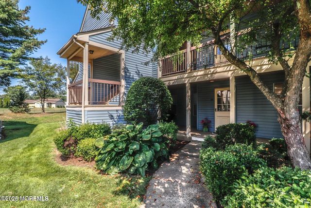 8E Benjamin Franklin Drive, Monroe, NJ 08831