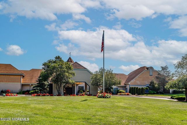 8E Benjamin Franklin Drive, Monroe, NJ 08831