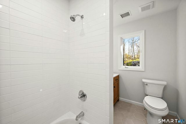 12 Hillcrest Court, Ridgefield, CT 06877