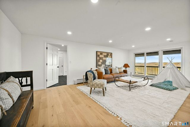 12 Hillcrest Court, Ridgefield, CT 06877