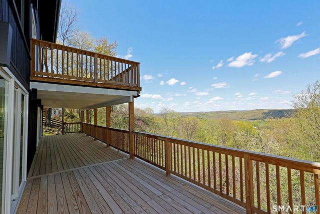 12 Hillcrest Court, Ridgefield, CT 06877