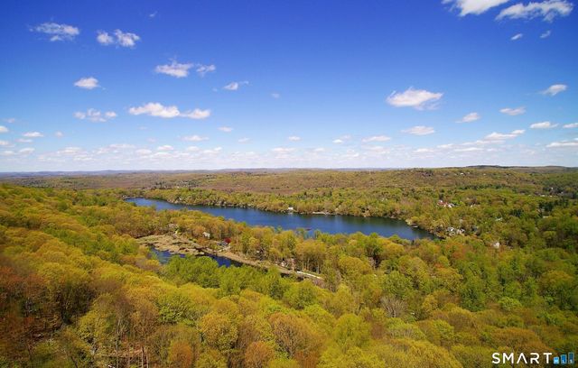 12 Hillcrest Court, Ridgefield, CT 06877