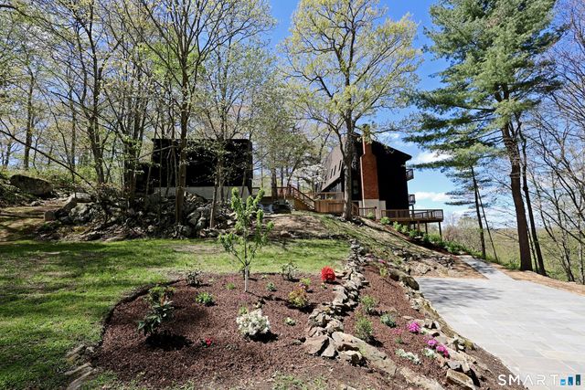12 Hillcrest Court, Ridgefield, CT 06877