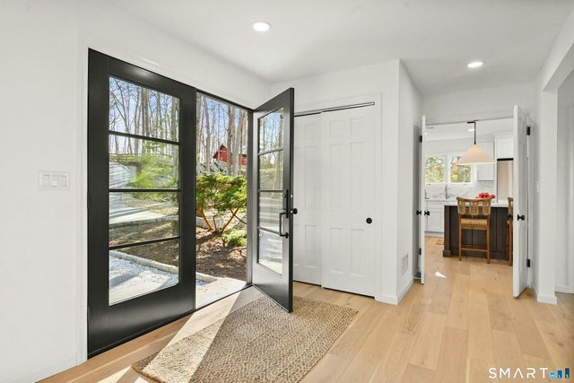 12 Hillcrest Court, Ridgefield, CT 06877
