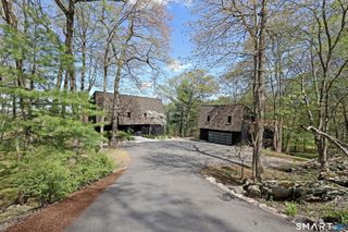 12 Hillcrest Court, Ridgefield, CT 06877
