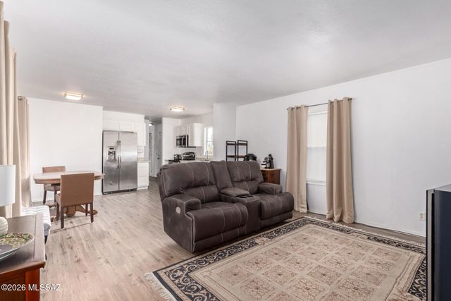 10970 W Ina Road, Tucson, AZ 85743