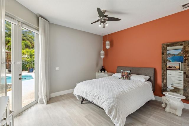 1371 Victoria Isle Dr, Weston, FL 33327