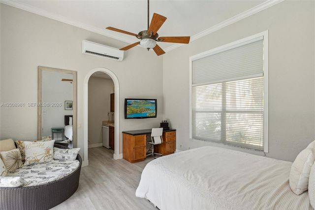 1371 Victoria Isle Dr, Weston, FL 33327