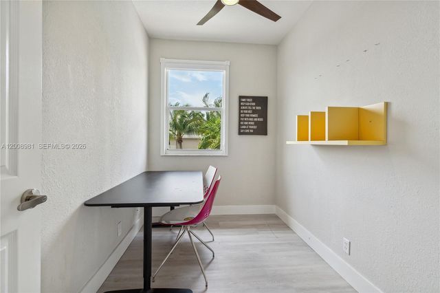 1371 Victoria Isle Dr, Weston, FL 33327