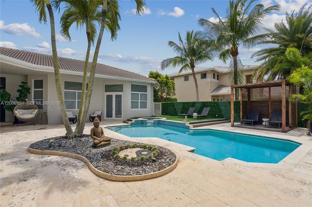 1371 Victoria Isle Dr, Weston, FL 33327