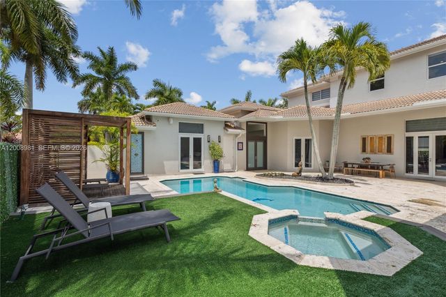 1371 Victoria Isle Dr, Weston, FL 33327