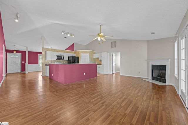 4 Kingfisher Drive, Simpsonville, SC 29680