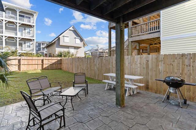 1102 Canal Drive B, Carolina Beach, NC 28428