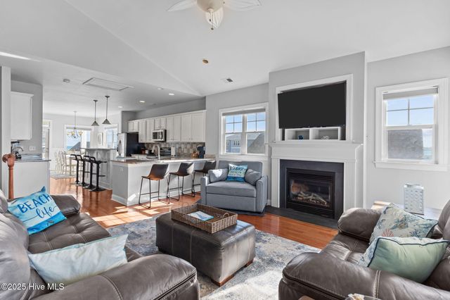 1102 Canal Drive B, Carolina Beach, NC 28428