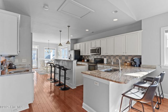 1102 Canal Drive B, Carolina Beach, NC 28428