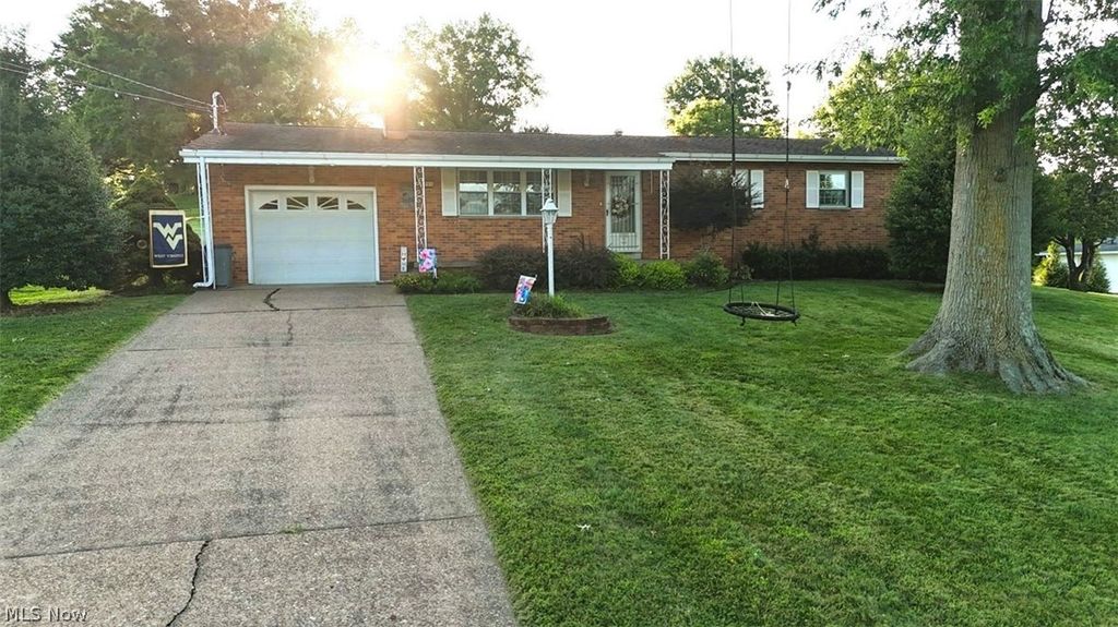 5215 Orchard Avenue, Parkersburg, WV 26105