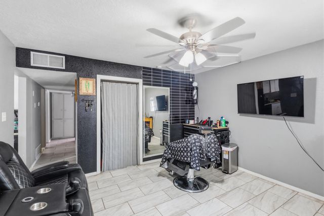 4621 Glendale Place NW, Albuquerque, NM 87105