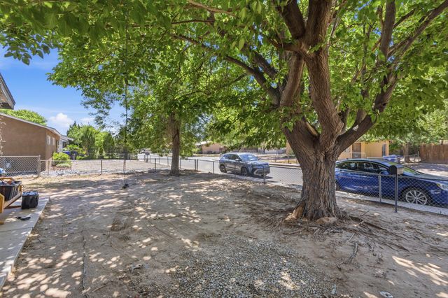 4621 Glendale Place NW, Albuquerque, NM 87105