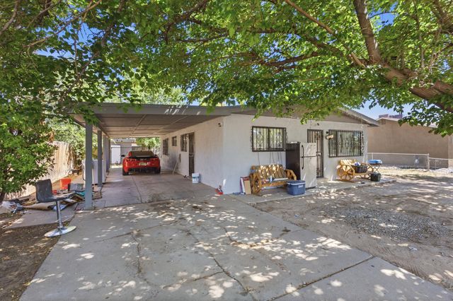 4621 Glendale Place NW, Albuquerque, NM 87105