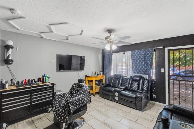 4621 Glendale Place NW, Albuquerque, NM 87105