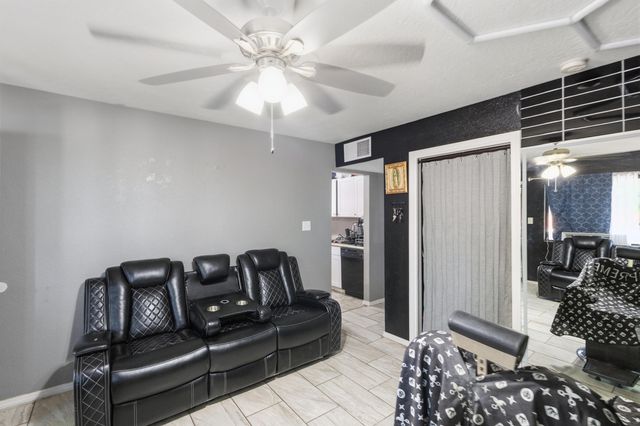 4621 Glendale Place NW, Albuquerque, NM 87105
