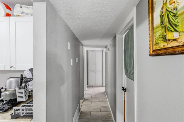 4621 Glendale Place NW, Albuquerque, NM 87105