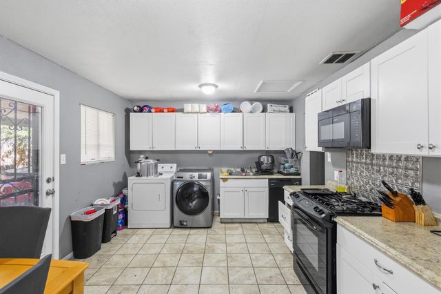 4621 Glendale Place NW, Albuquerque, NM 87105