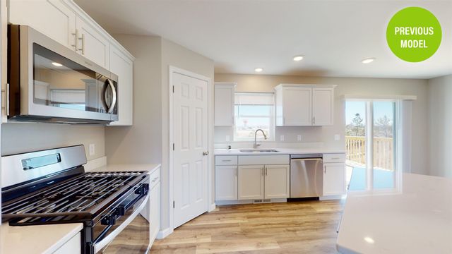 2310 23rd Ave NW Eisenhower, Minot, ND 58703