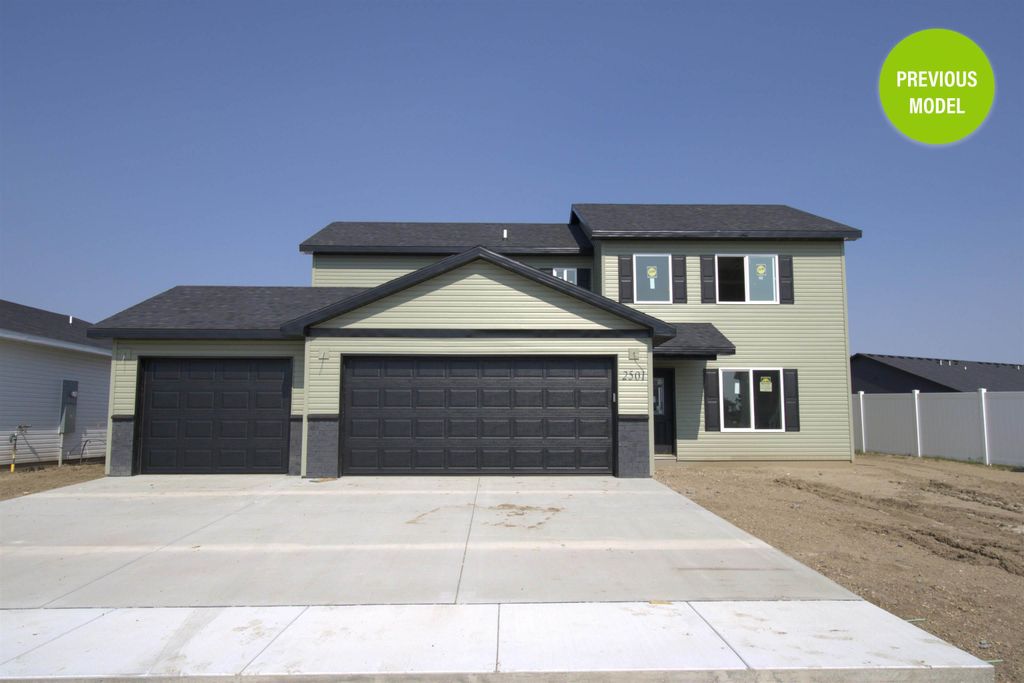 2310 23rd Ave NW Eisenhower, Minot, ND 58703