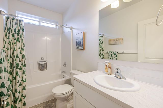 1997 NW 8th, Redmond, OR 97756