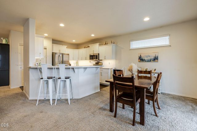 1997 NW 8th, Redmond, OR 97756