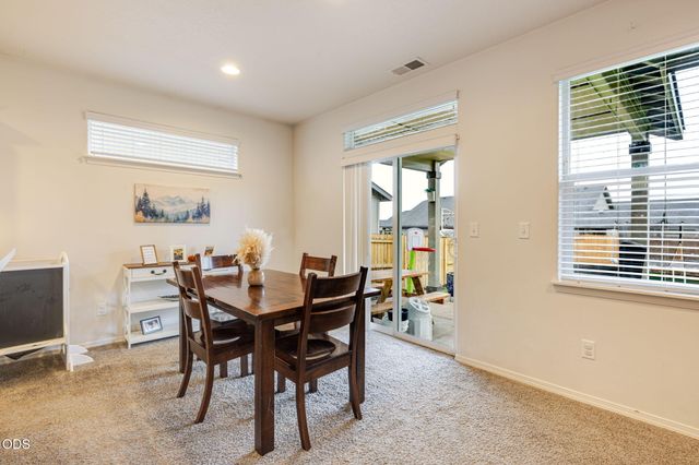 1997 NW 8th, Redmond, OR 97756