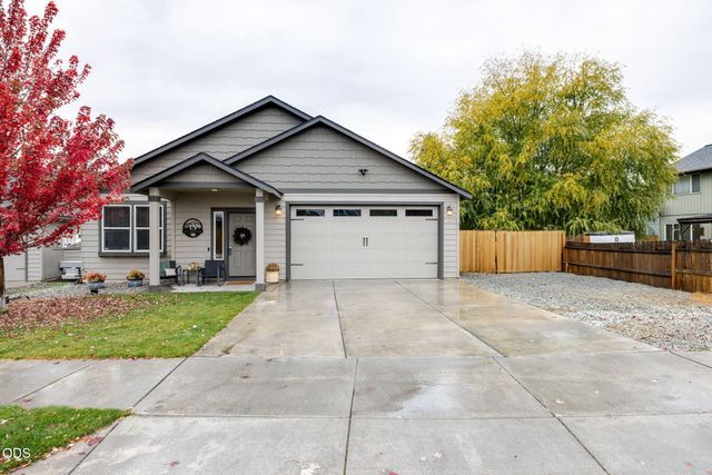 1997 NW 8th, Redmond, OR 97756