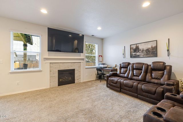 1997 NW 8th, Redmond, OR 97756