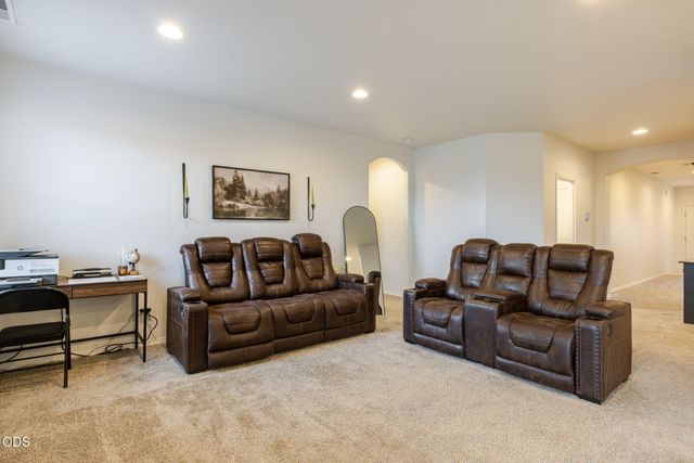 1997 NW 8th, Redmond, OR 97756