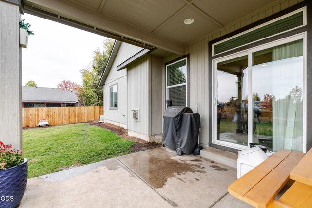 1997 NW 8th, Redmond, OR 97756