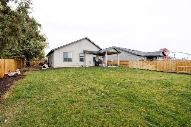 1997 NW 8th, Redmond, OR 97756