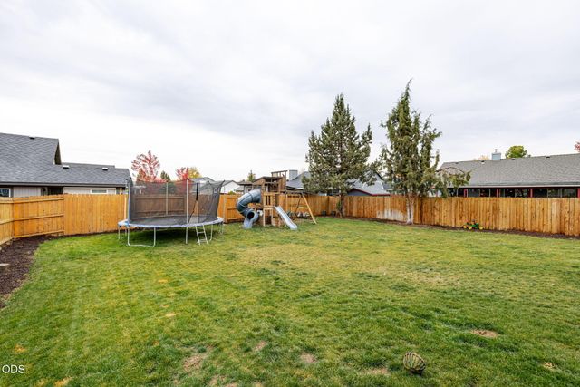 1997 NW 8th, Redmond, OR 97756