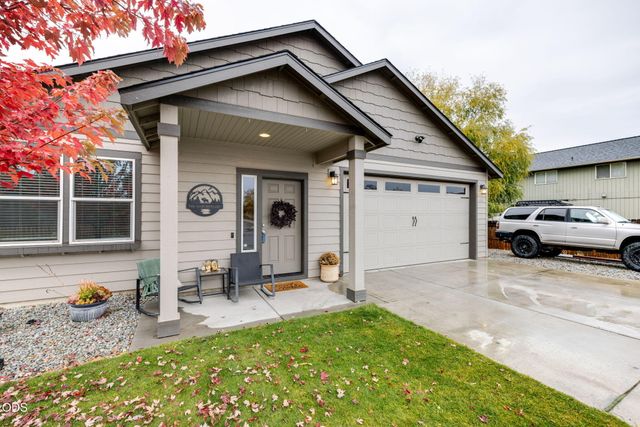 1997 NW 8th, Redmond, OR 97756