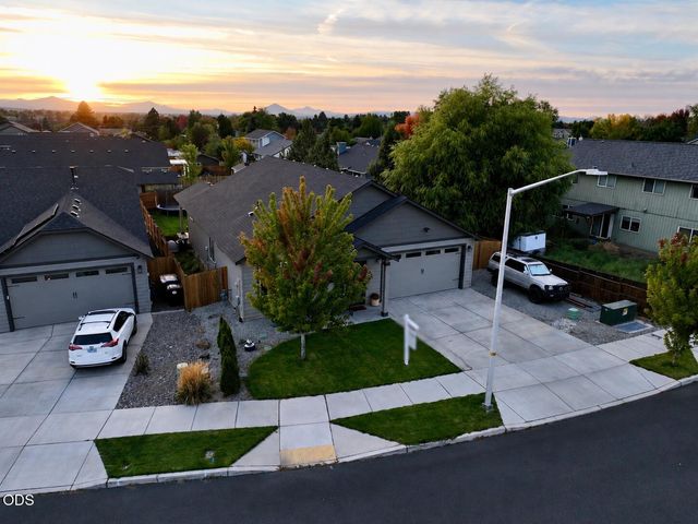 1997 NW 8th, Redmond, OR 97756