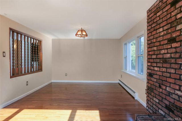 10 Marie Crescent, East Patchogue, NY 11772