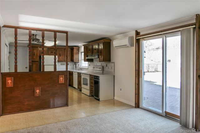 10 Marie Crescent, East Patchogue, NY 11772