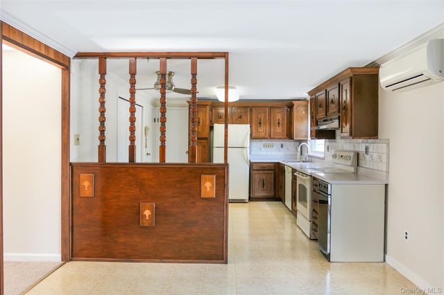 10 Marie Crescent, East Patchogue, NY 11772