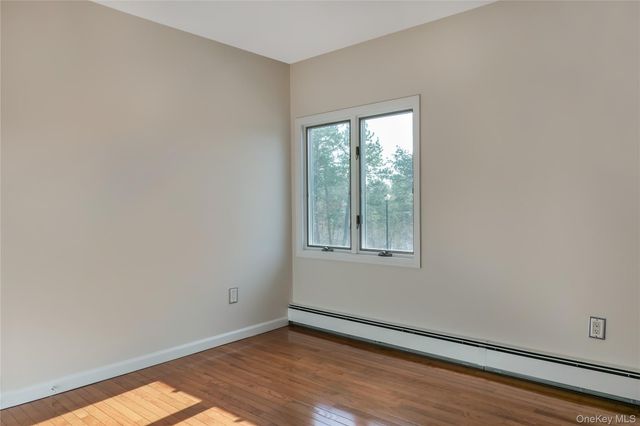 10 Marie Crescent, East Patchogue, NY 11772